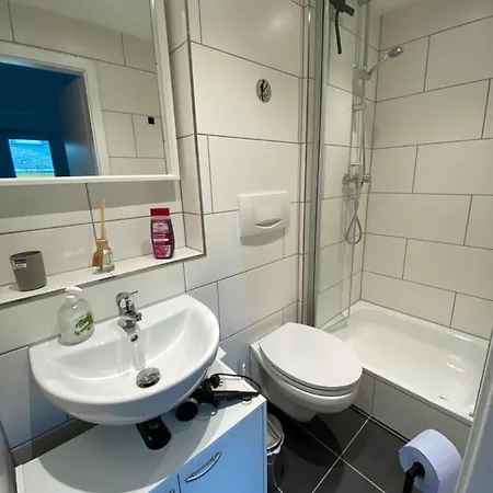 - Eigenes Bad,küche - Wifi - Parkplatz - 2 Og *