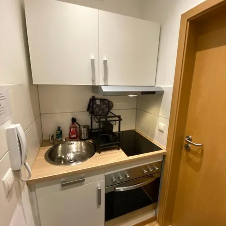 2 Koblenz - Eigenes Bad,Kueche - Wifi - Parkplatz * Κόμπλεντς