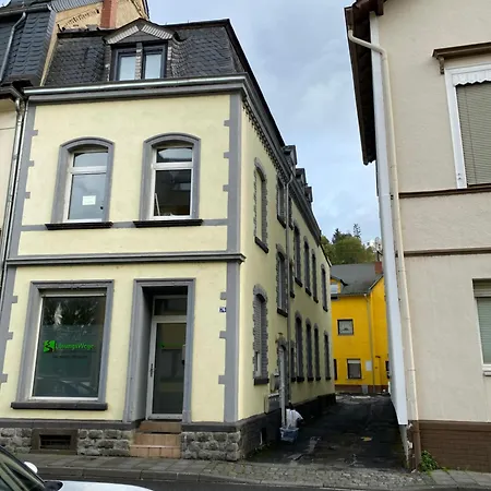 Koblenz - eigenes Bad,Küche - Wifi - Parkplatz - 2 OG Apartment